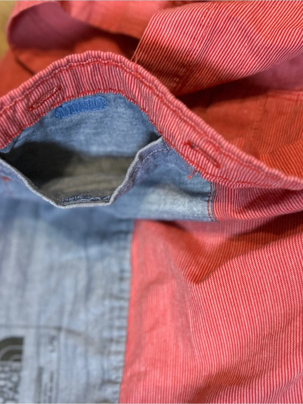 The North Face Men’s Size L Coral Red Short Sleeve Button Up Shirt